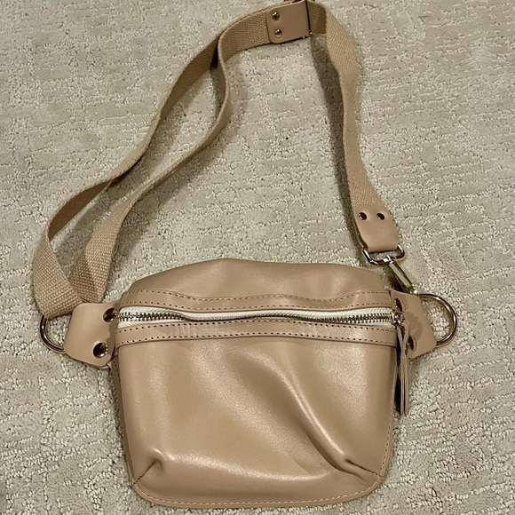 Lucky Brand Handbags - LUCKY  Tan leather Crossbody/bum Bag
